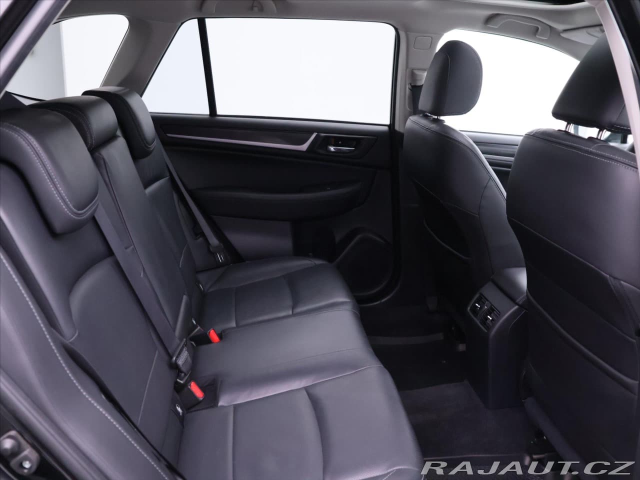 2016 Subaru OUTBACK - 13