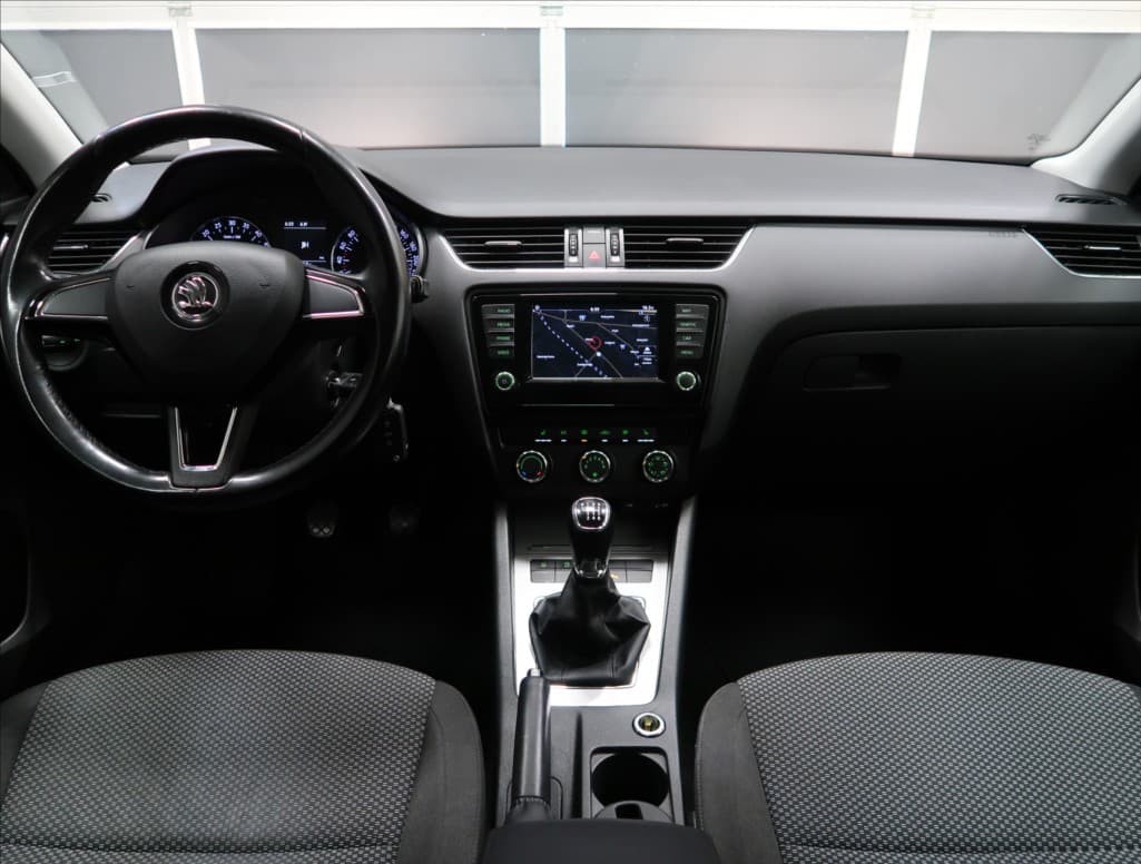 2016 Škoda Octavia - 10