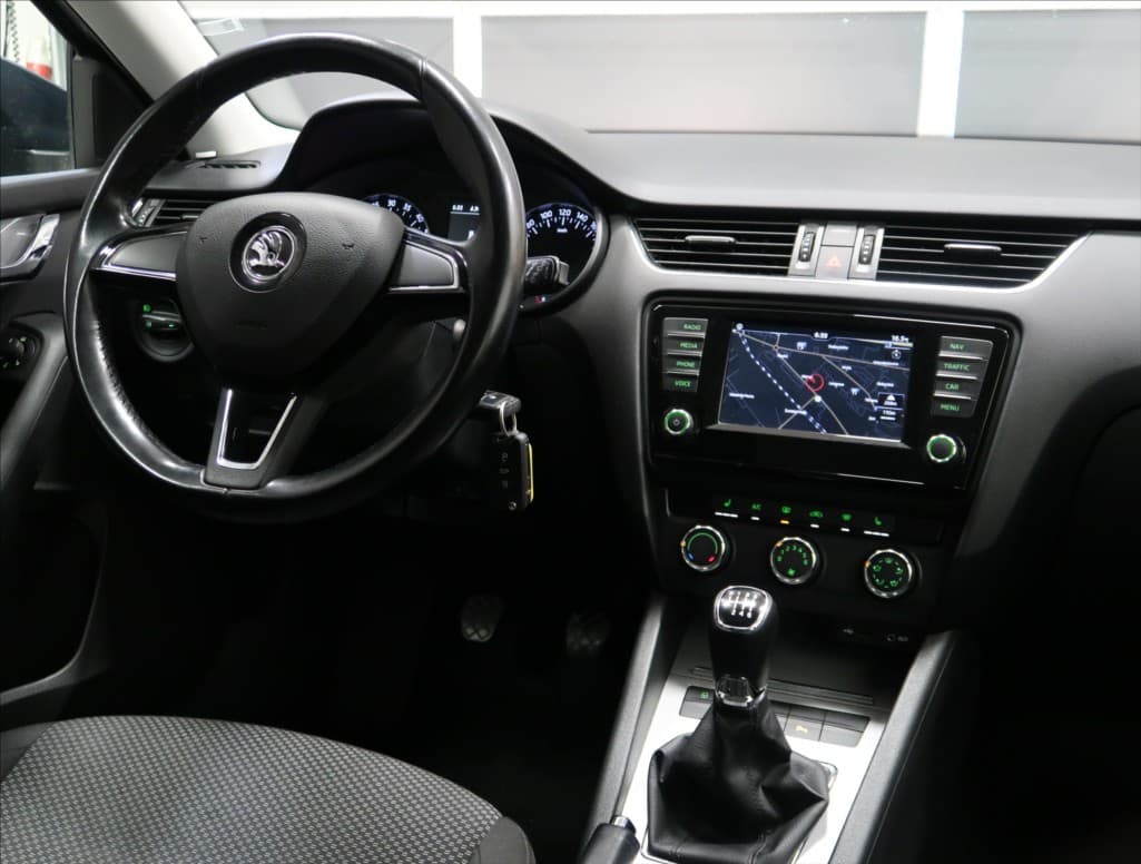 2016 Škoda Octavia - 11