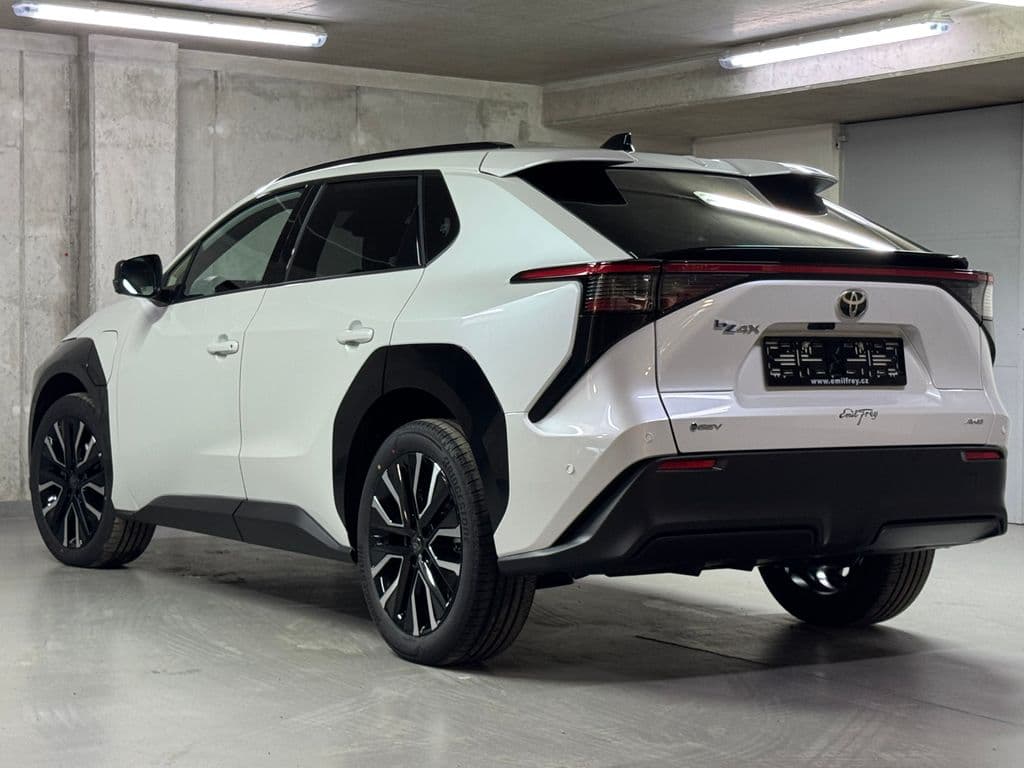 2026 Toyota bZ4X - 25
