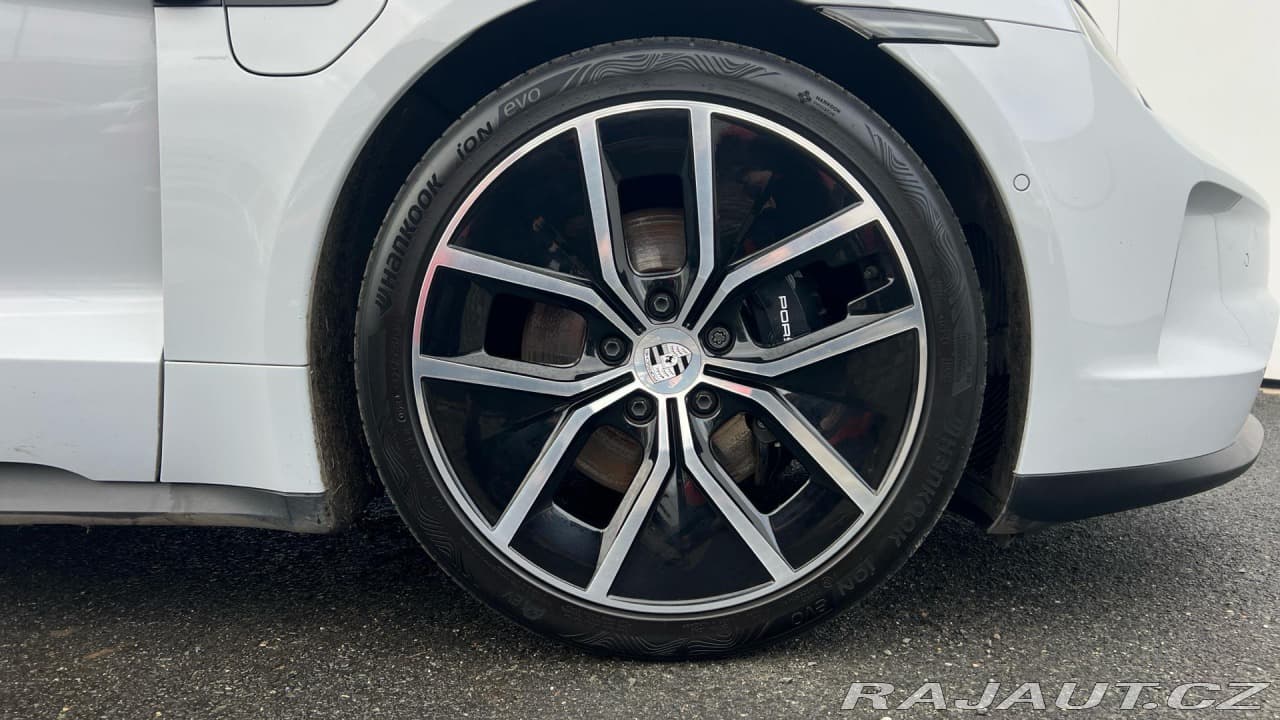 2024 Porsche Taycan - 10