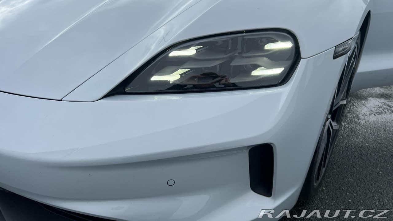 2024 Porsche Taycan - 13