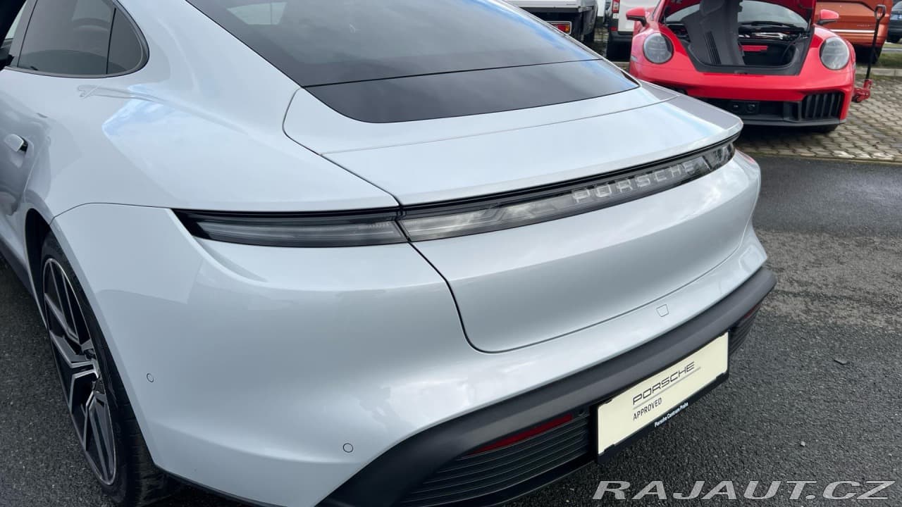 2024 Porsche Taycan - 14