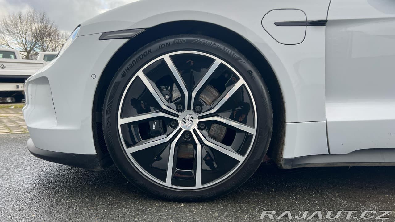 2024 Porsche Taycan - 9