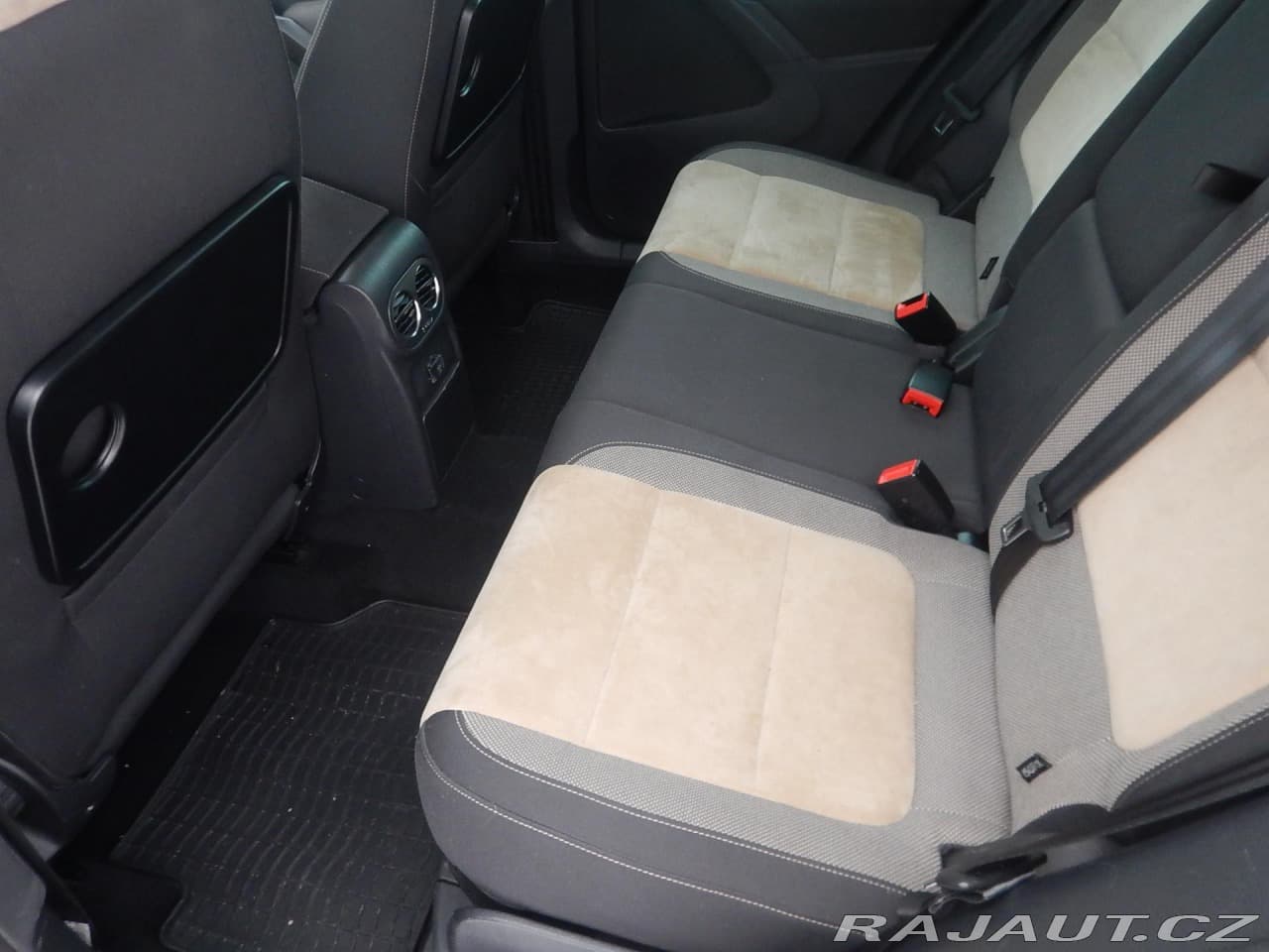 2012 Volkswagen Tiguan - 9