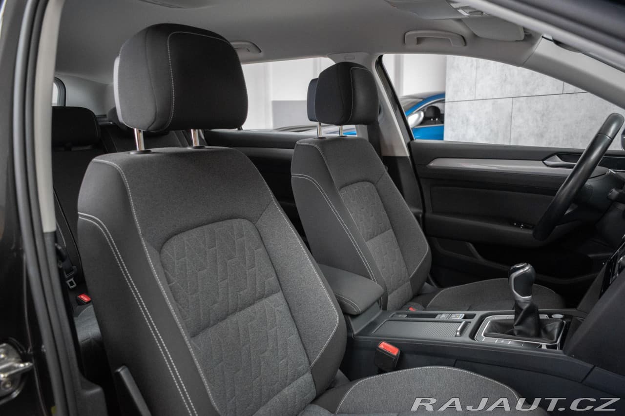 2023 Volkswagen Passat - 11