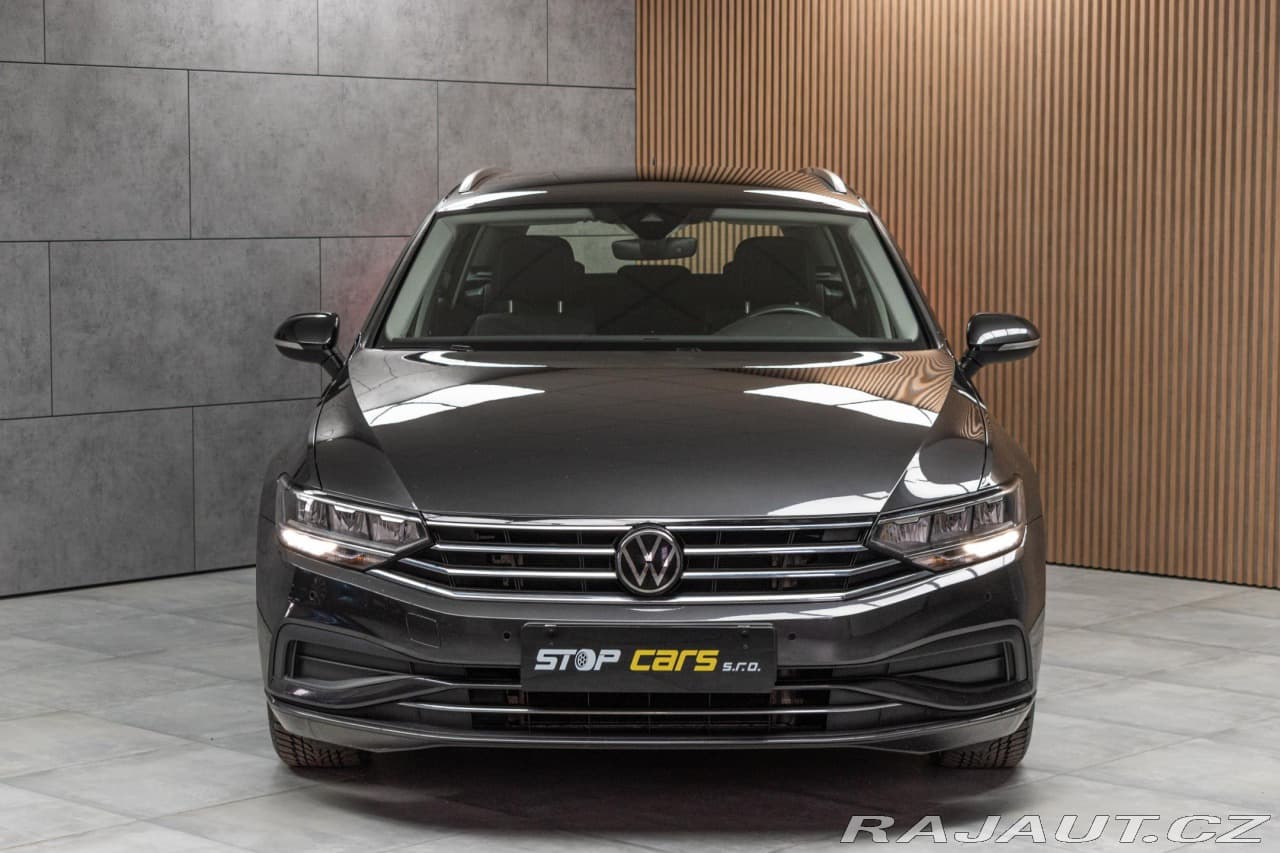 2023 Volkswagen Passat - 2