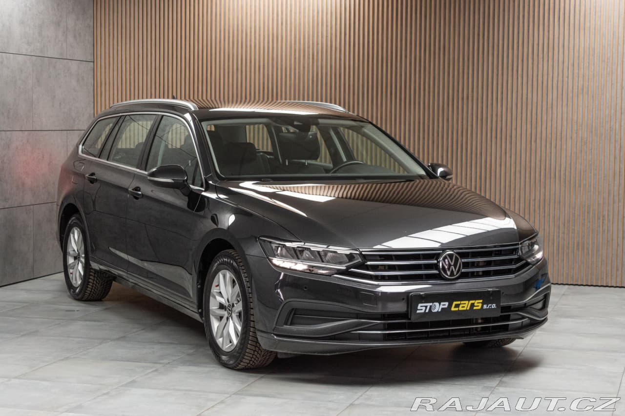 2023 Volkswagen Passat - 3