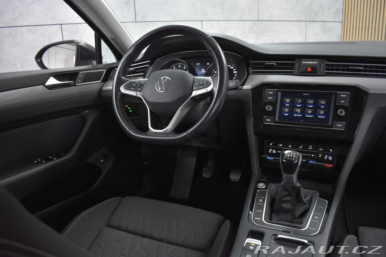 2023 Volkswagen Passat - 8