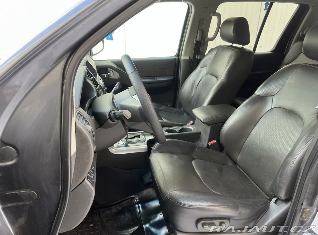 2011 Nissan Pathfinder - 10