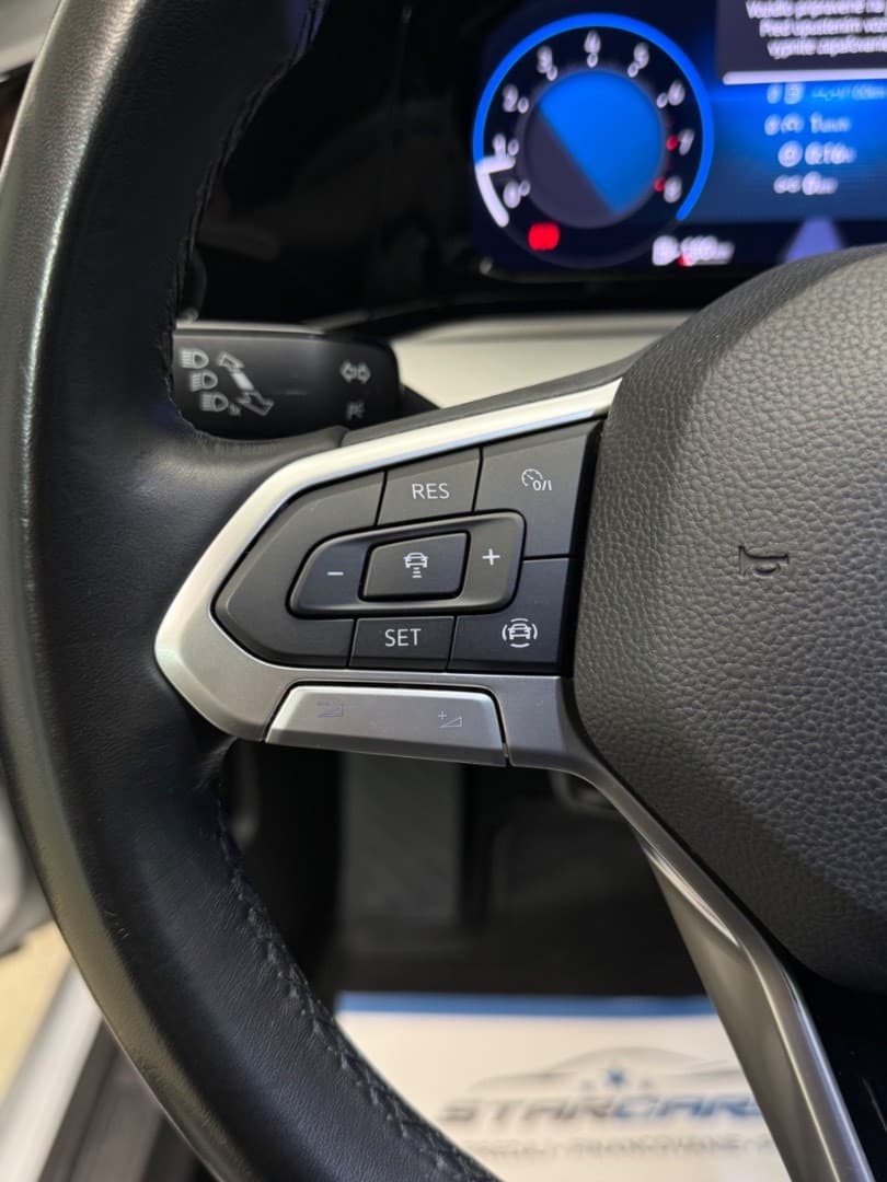 2022 Volkswagen Golf - 10