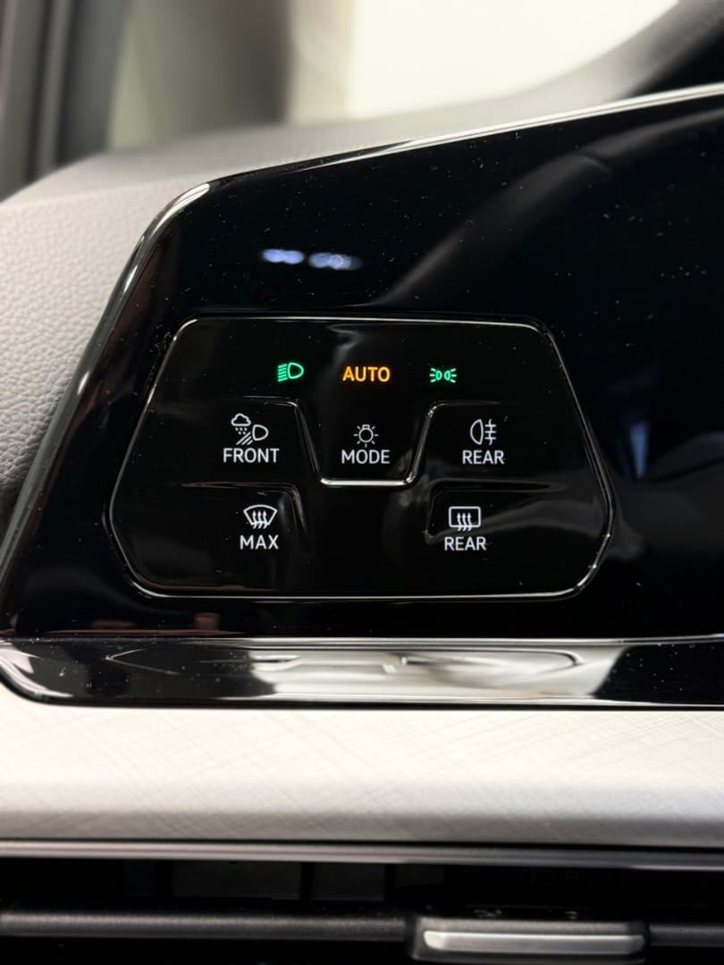 2022 Volkswagen Golf - 13