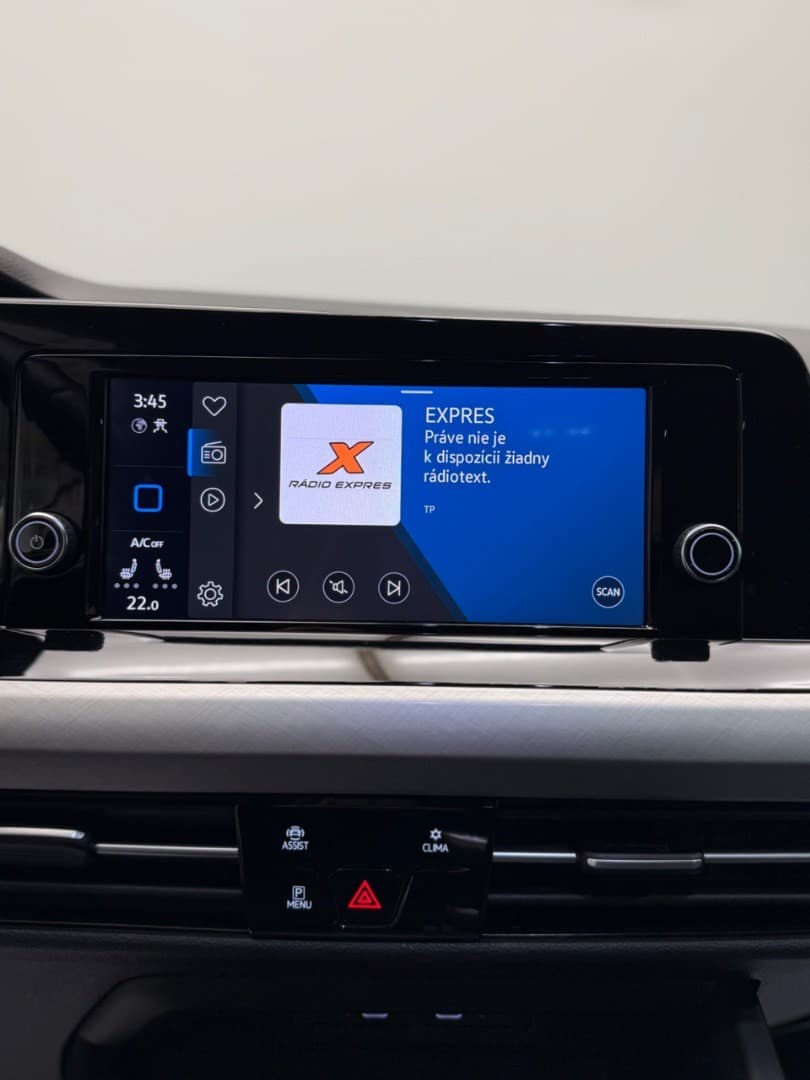 2022 Volkswagen Golf - 16