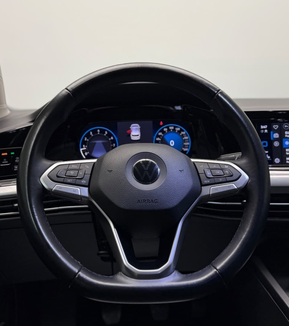 2022 Volkswagen Golf - 9