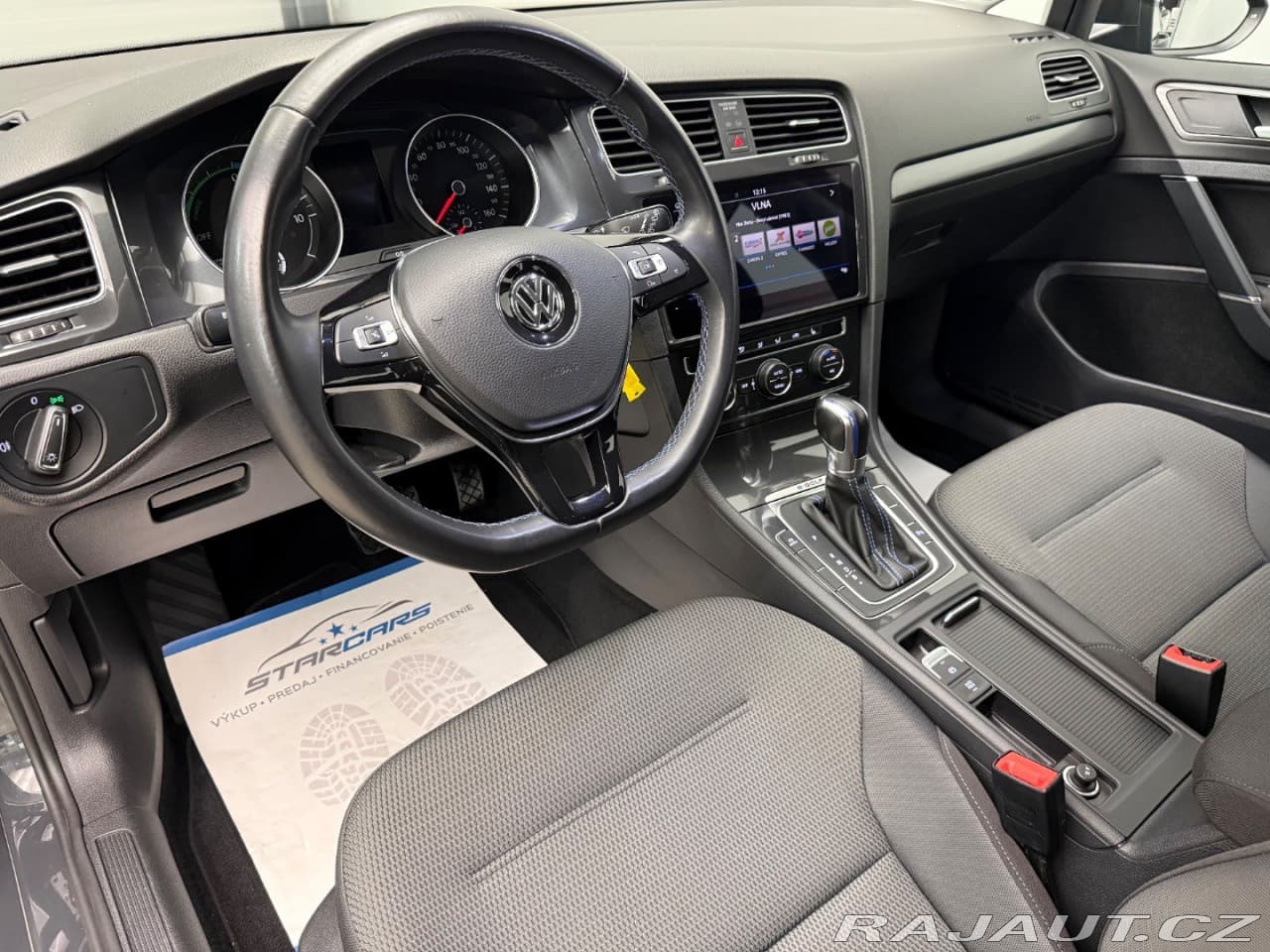 2017 Volkswagen Golf - 10