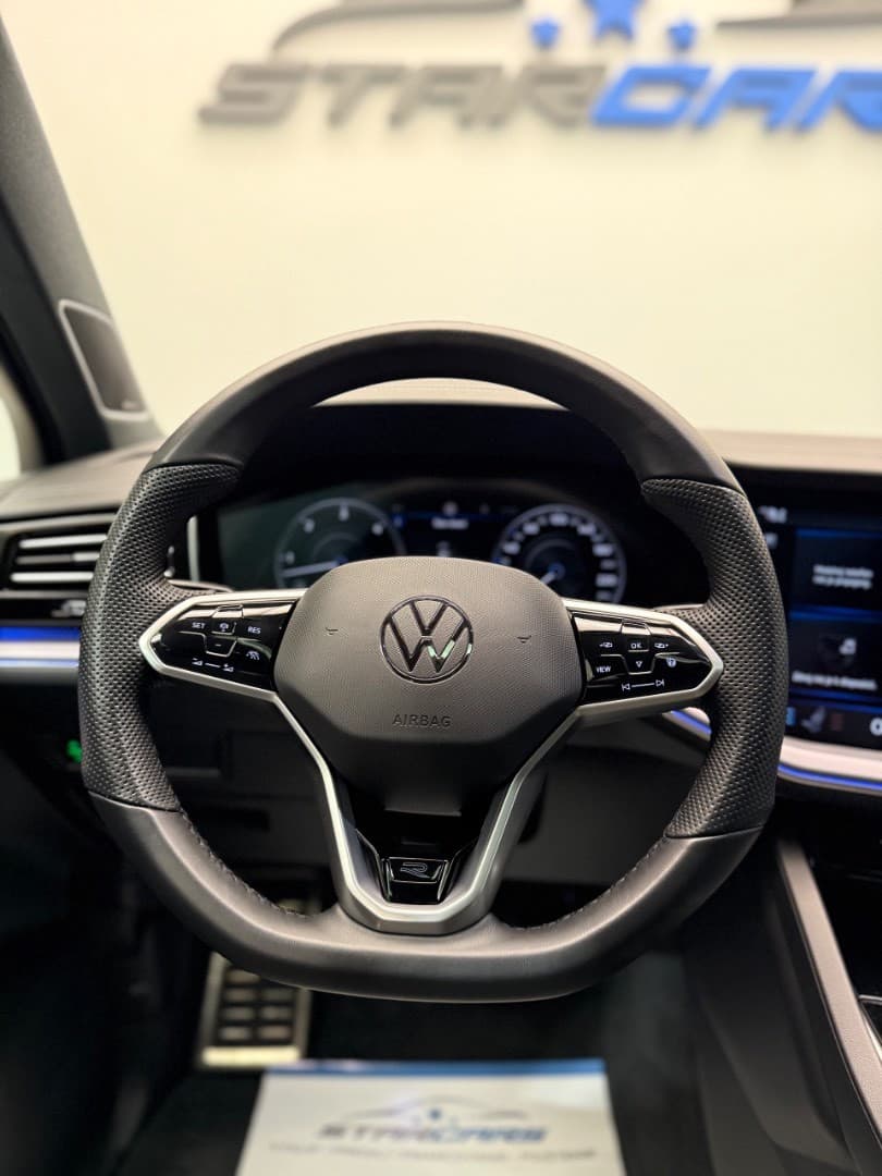 2023 Volkswagen Touareg - 13