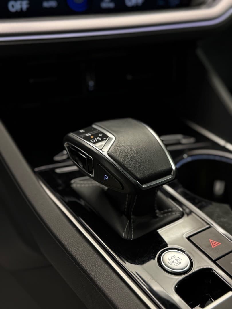 2023 Volkswagen Touareg - 18