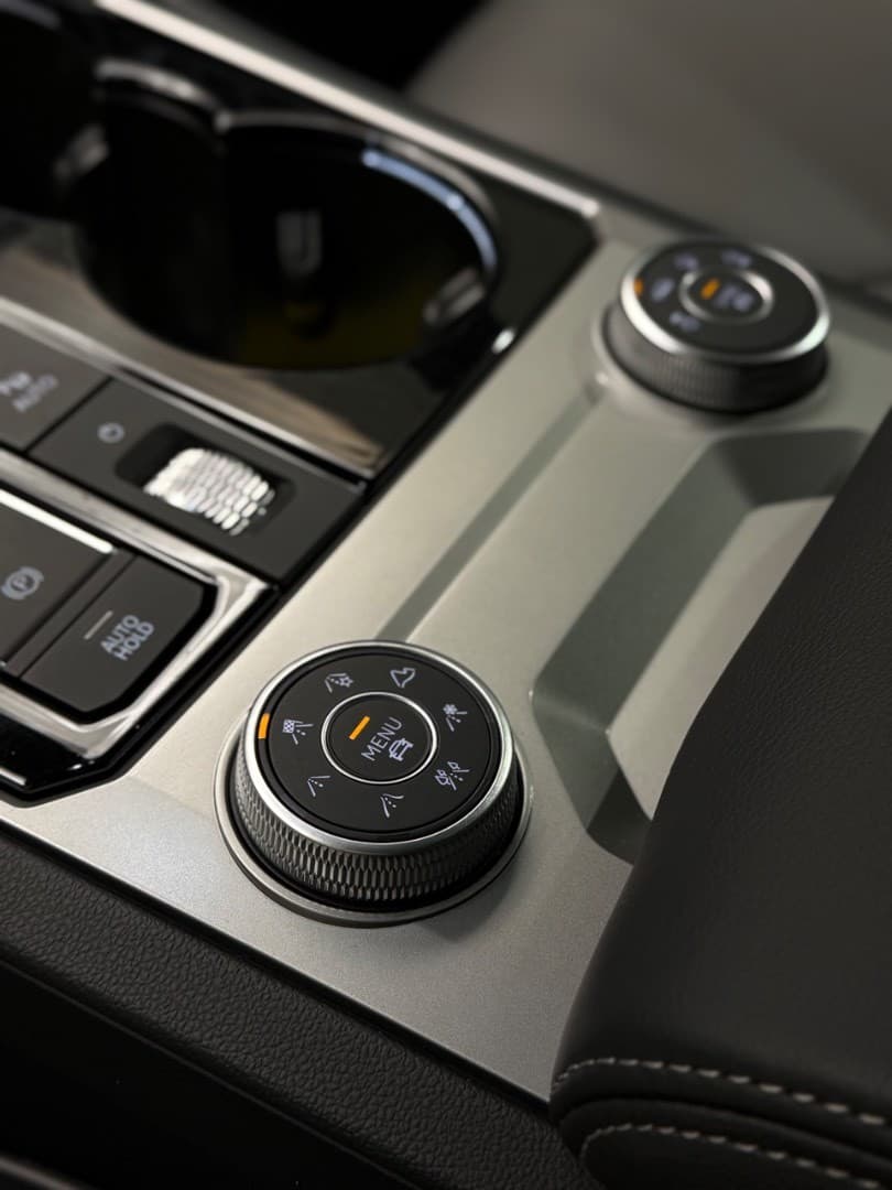 2023 Volkswagen Touareg - 19