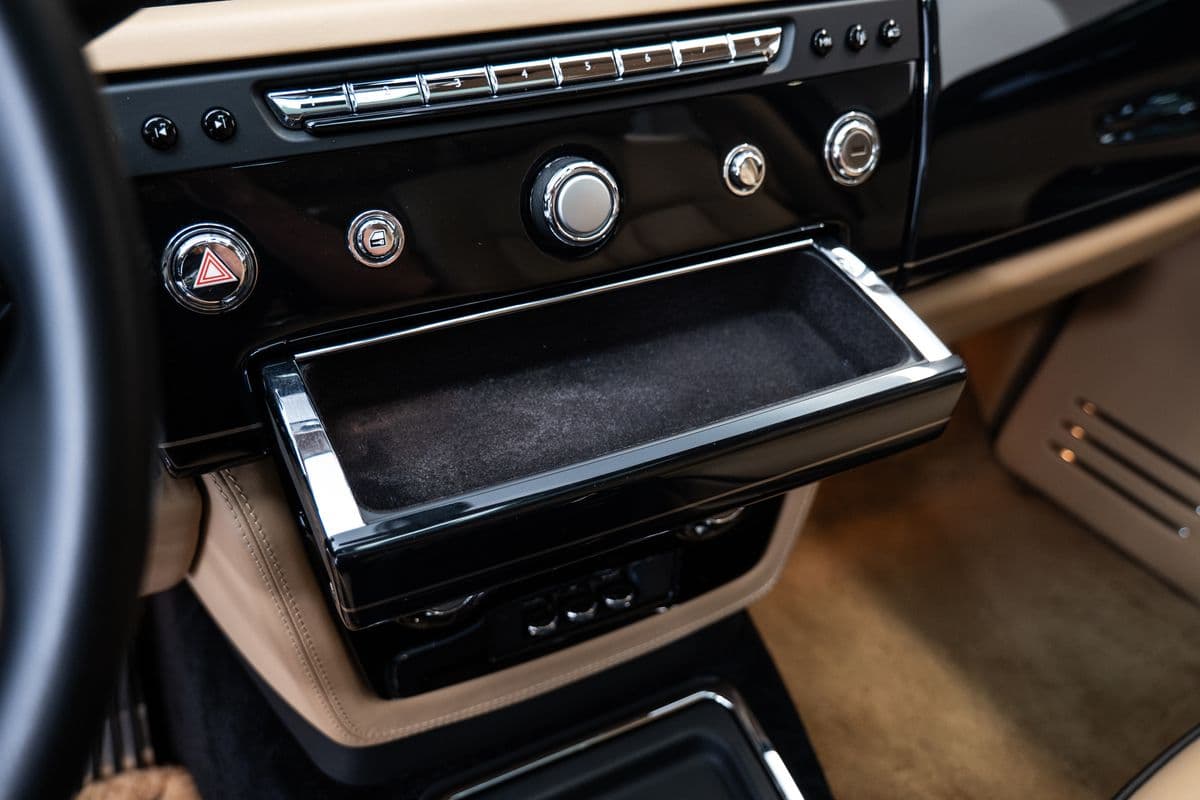 2015 Rolls-Royce Phantom - 15