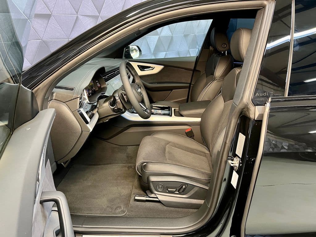 2025 Audi Q8 - 10
