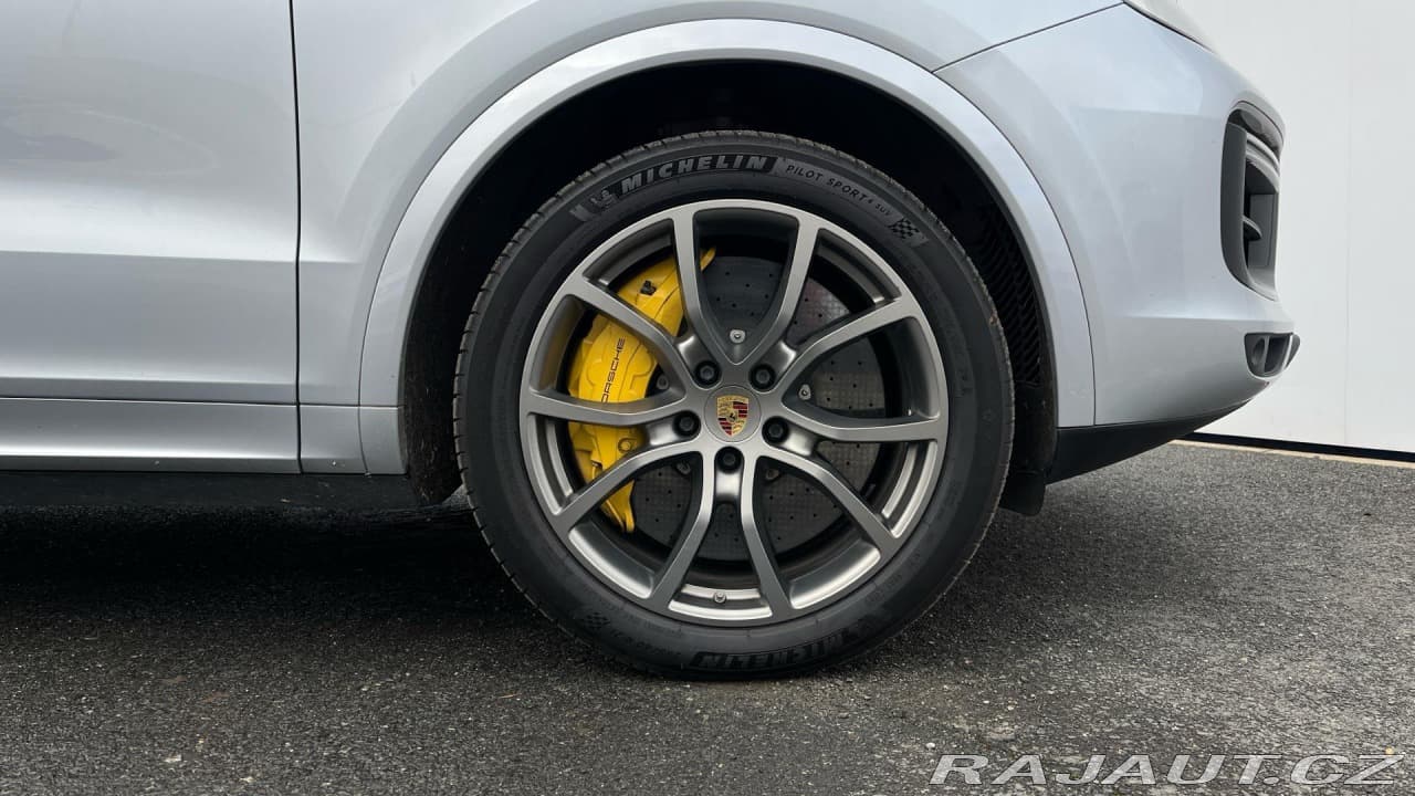 2019 Porsche CAYENNE - 10
