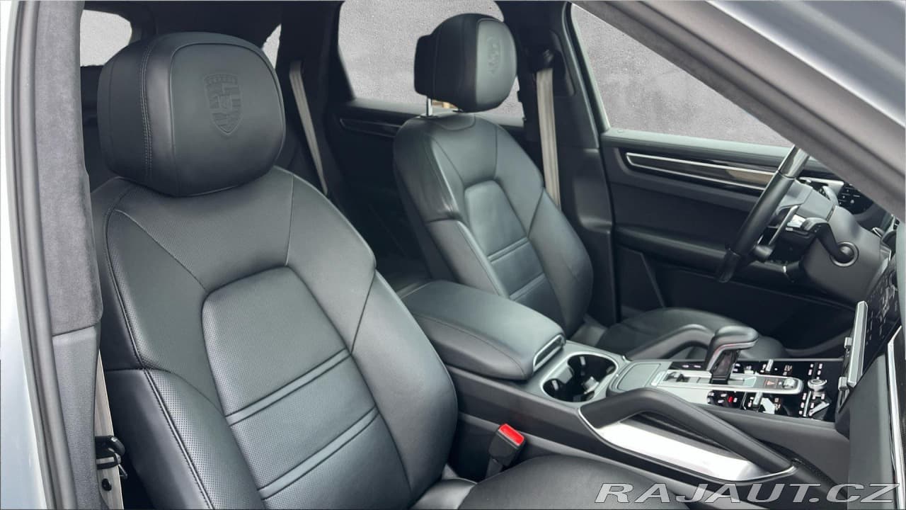 2019 Porsche CAYENNE - 17