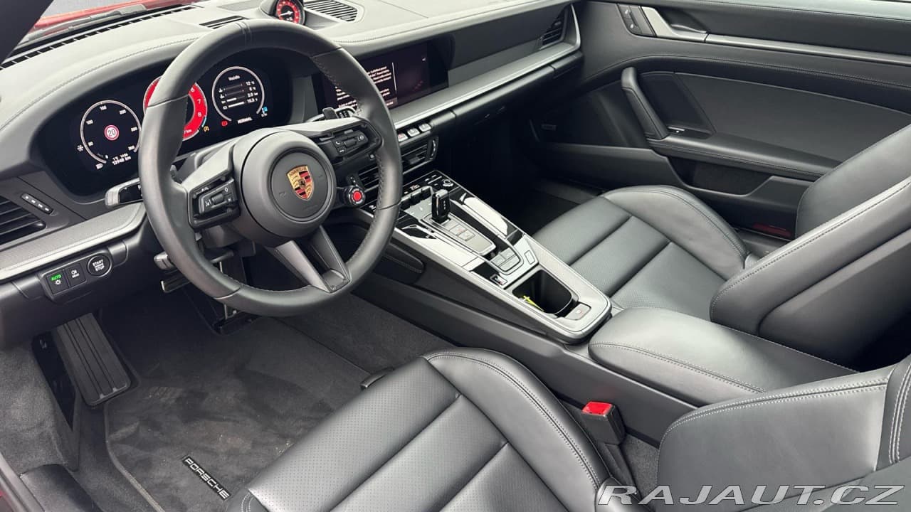 2025 Porsche 911 - 15