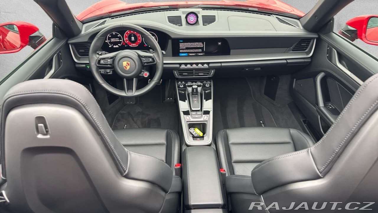 2025 Porsche 911 - 18