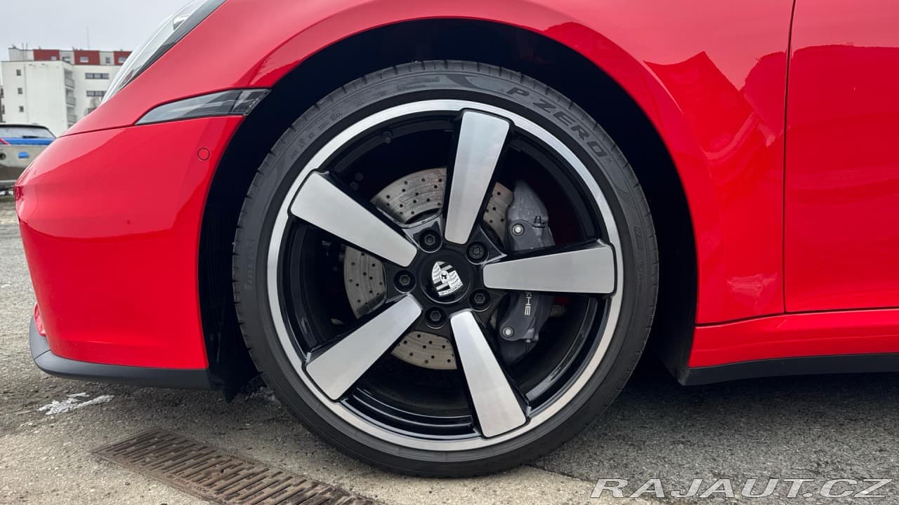 2025 Porsche 911 - 9