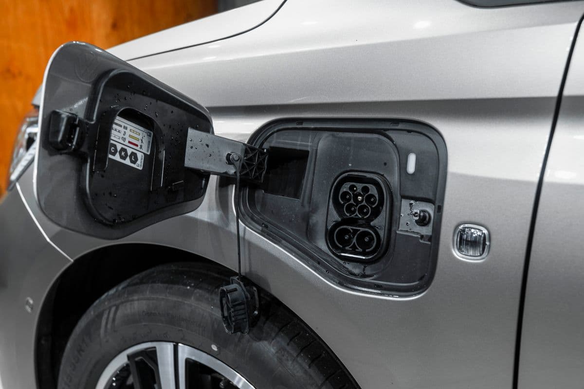 2025 Volkswagen Caddy - 3