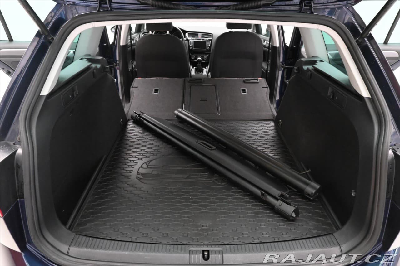 2016 Volkswagen Golf - 11