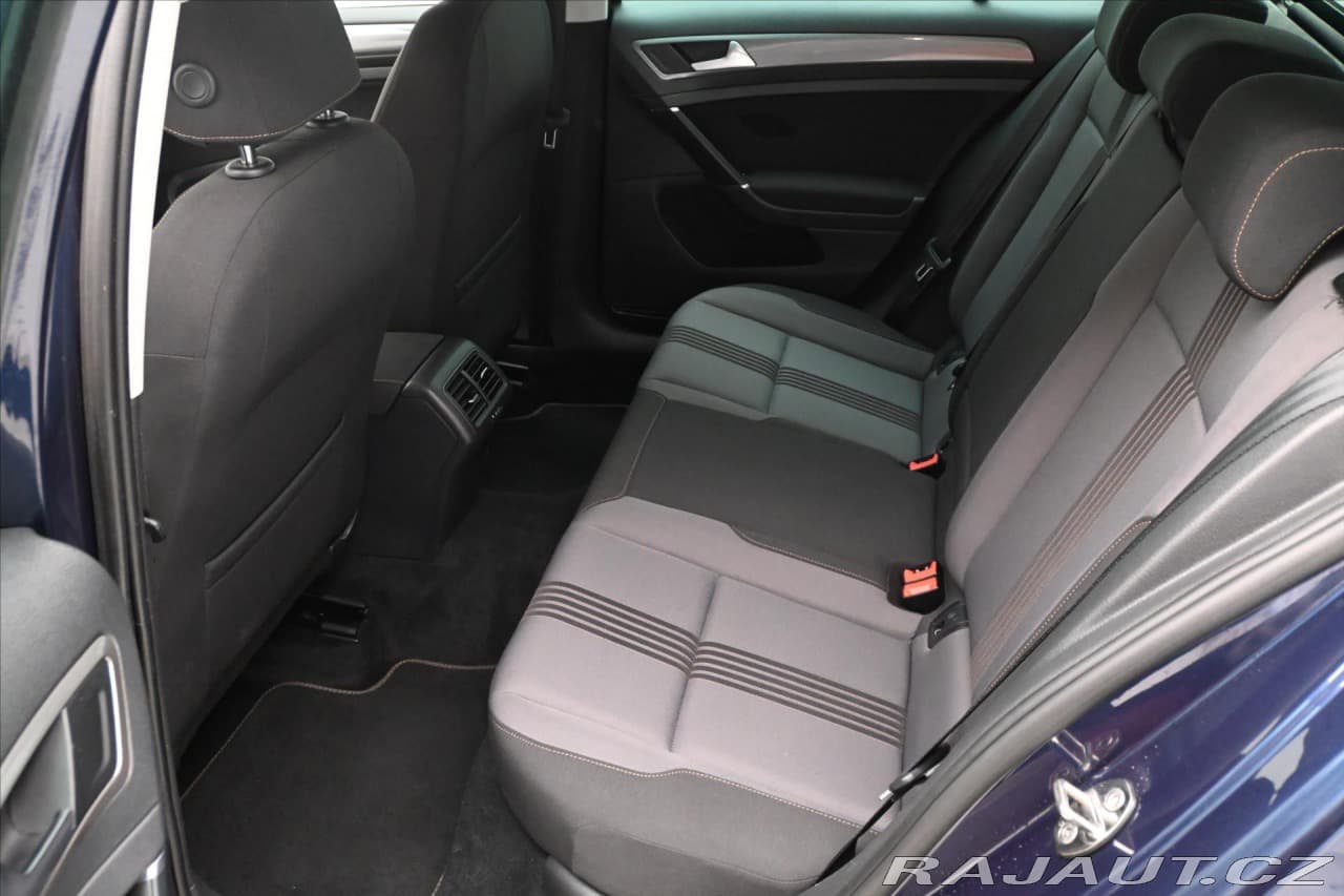 2016 Volkswagen Golf - 14