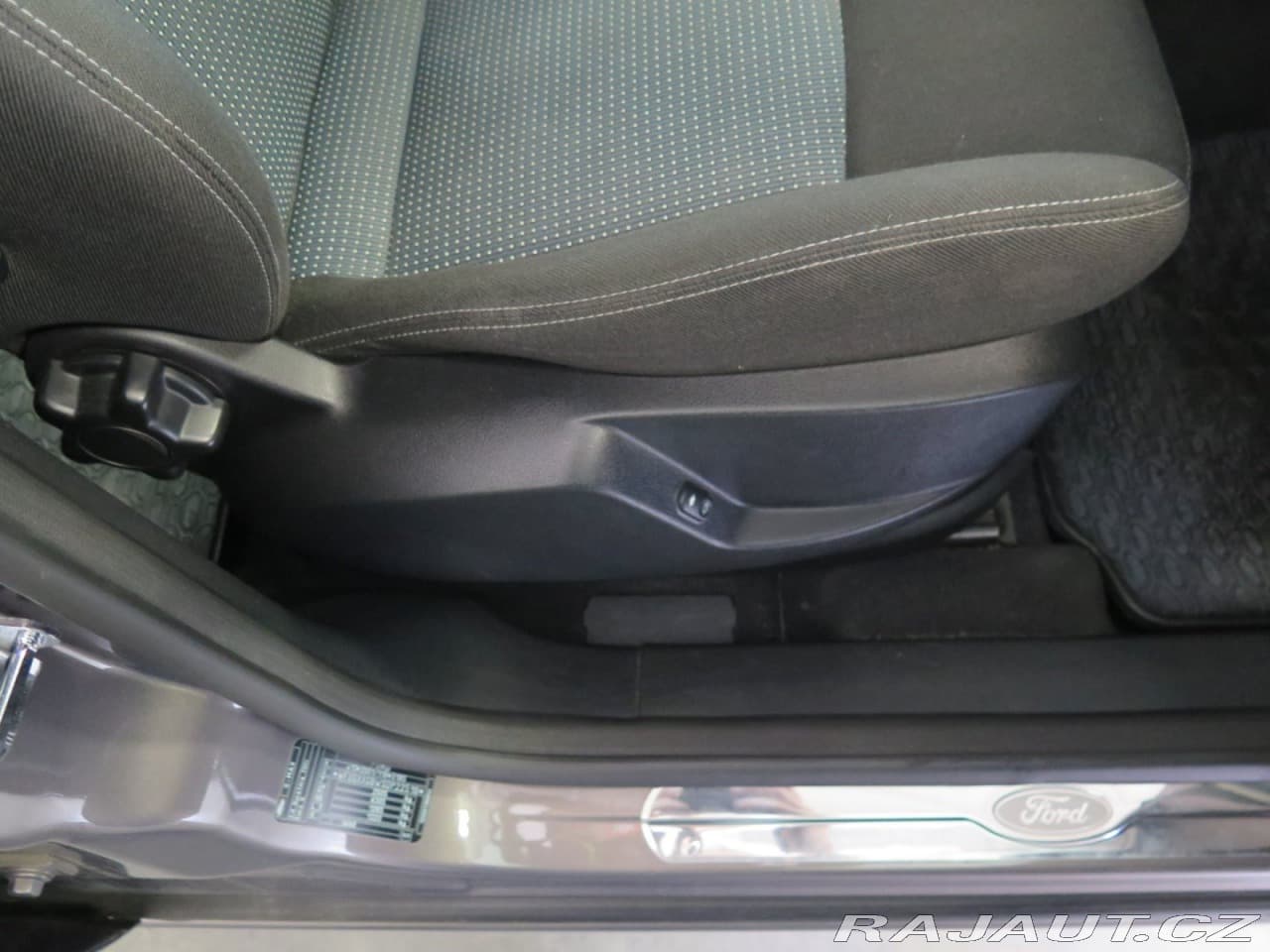 2013 Ford S-Max - 19