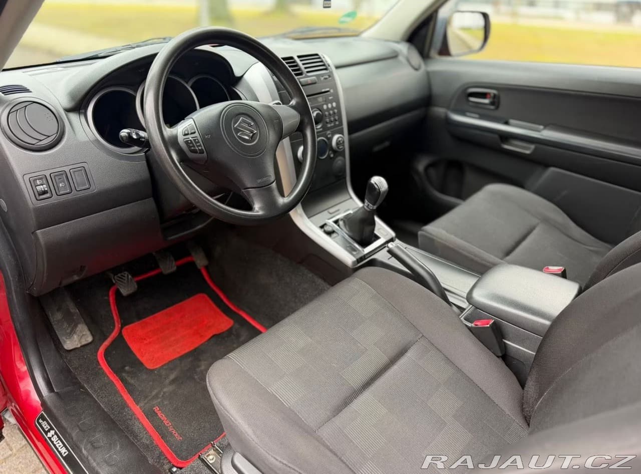 2010 Suzuki Grand - 9