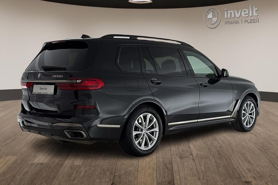 2021 BMW X7 - 3
