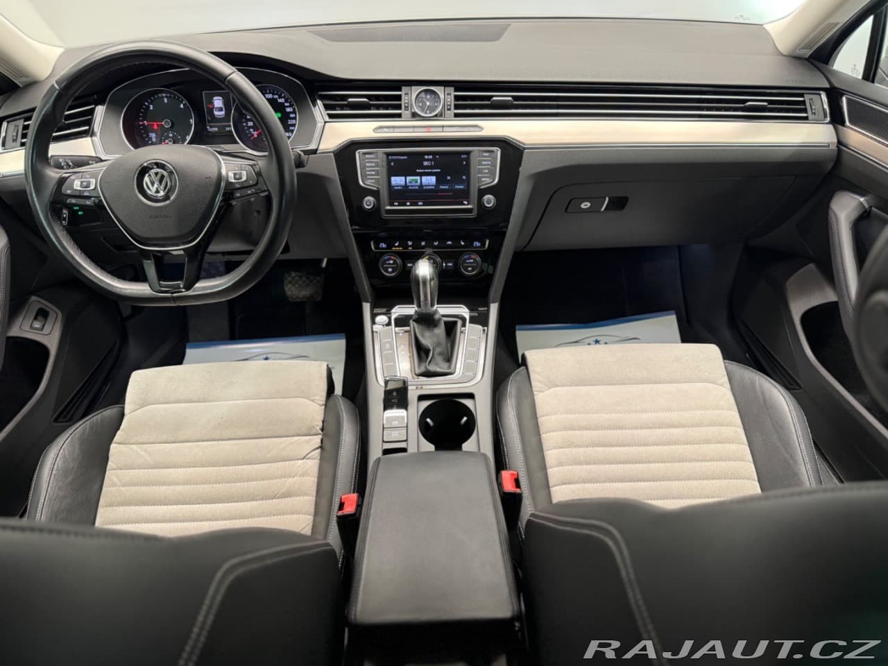 2015 Volkswagen Passat - 9