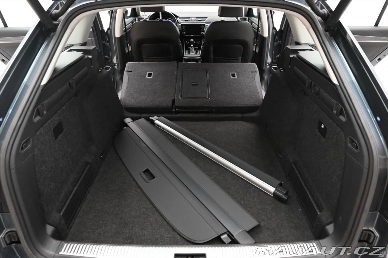 2020 Škoda Superb - 11