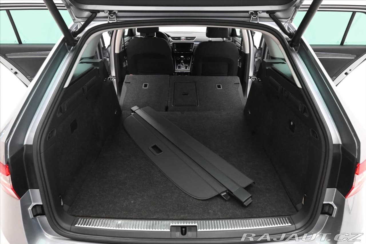 2020 Škoda Superb - 11