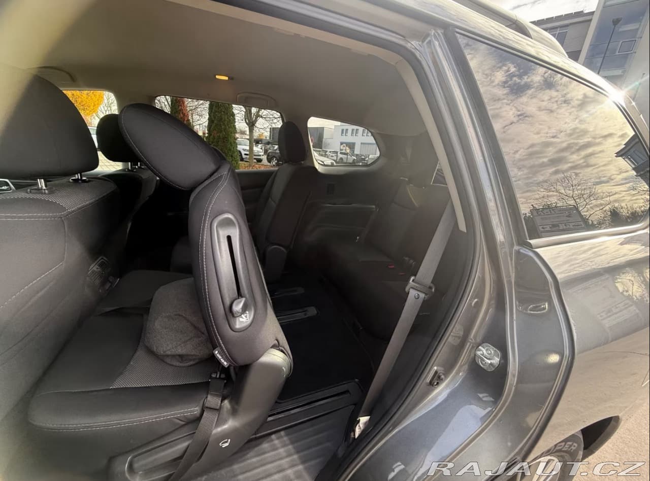 2018 Nissan Pathfinder - 14