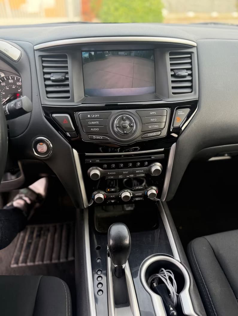 2018 Nissan Pathfinder - 16