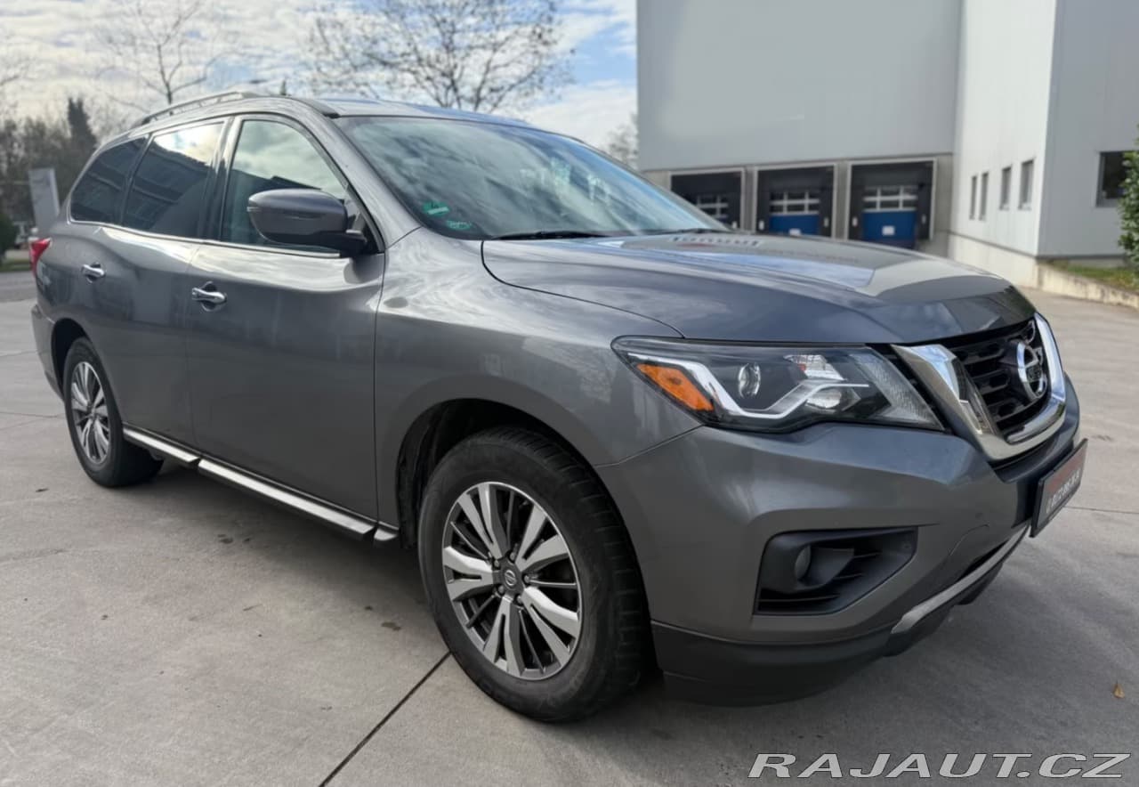 2018 Nissan Pathfinder - 17