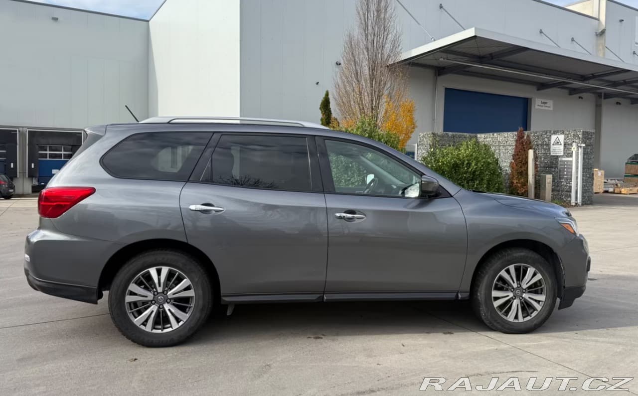 2018 Nissan Pathfinder - 8