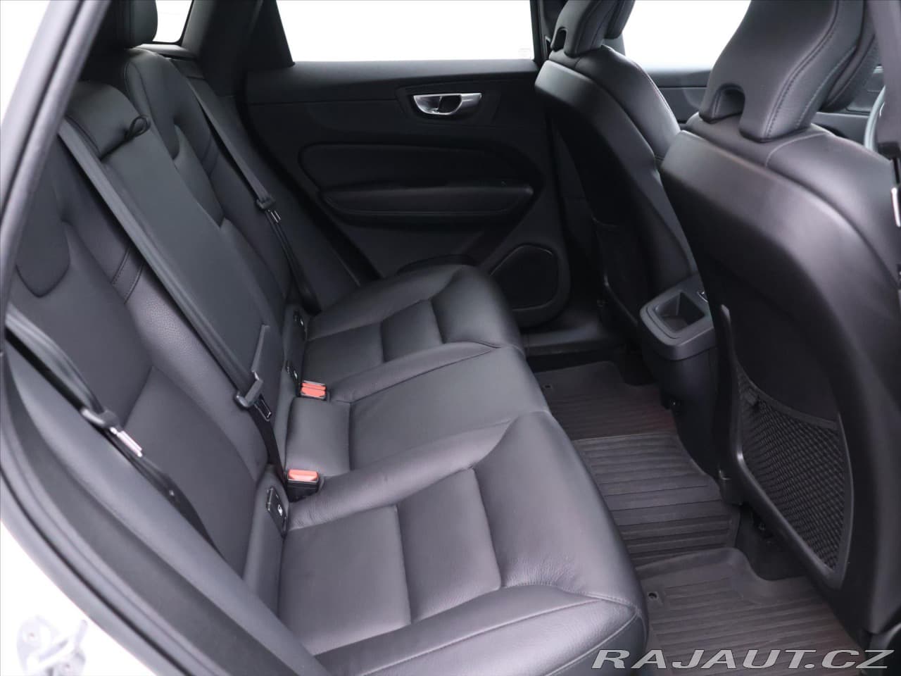 2022 Volvo Xc60 - 13