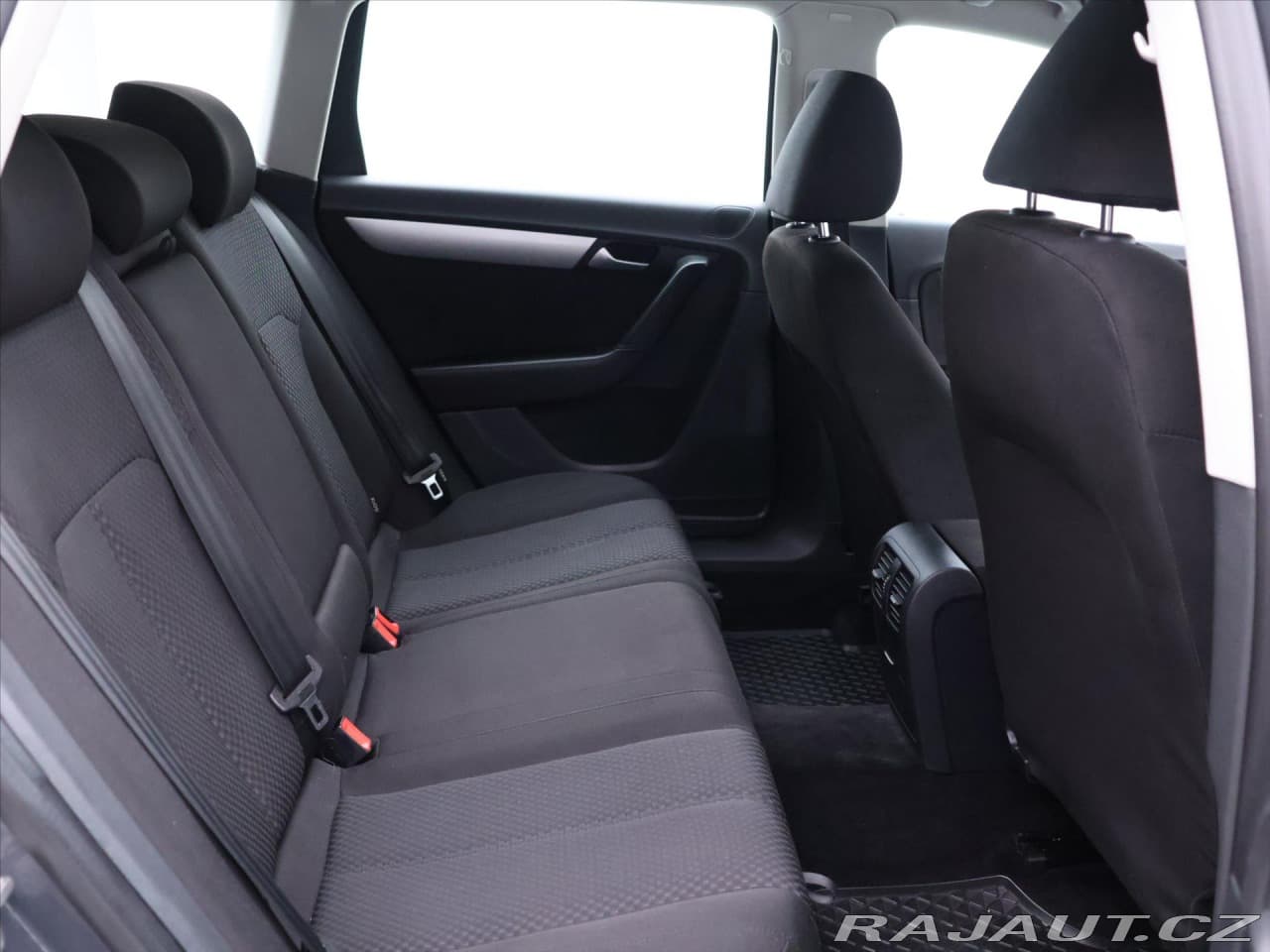 2014 Volkswagen Passat - 13