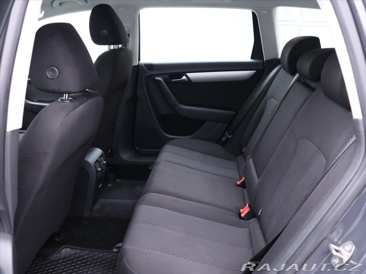 2014 Volkswagen Passat - 14