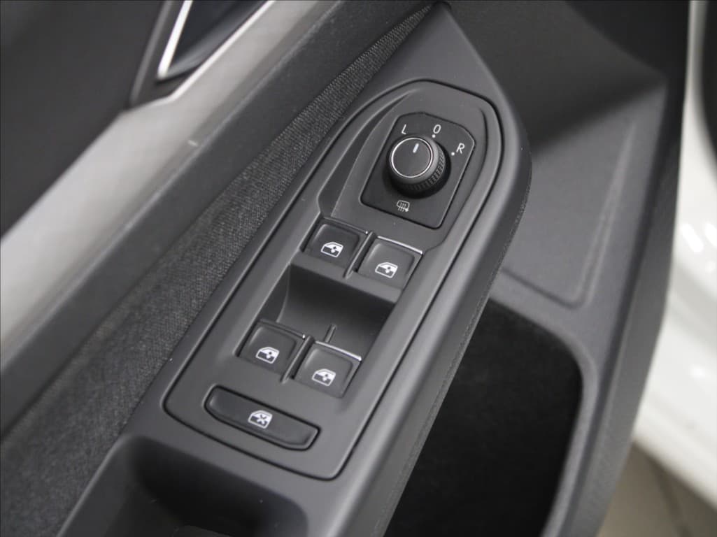 2023 Volkswagen Golf - 19