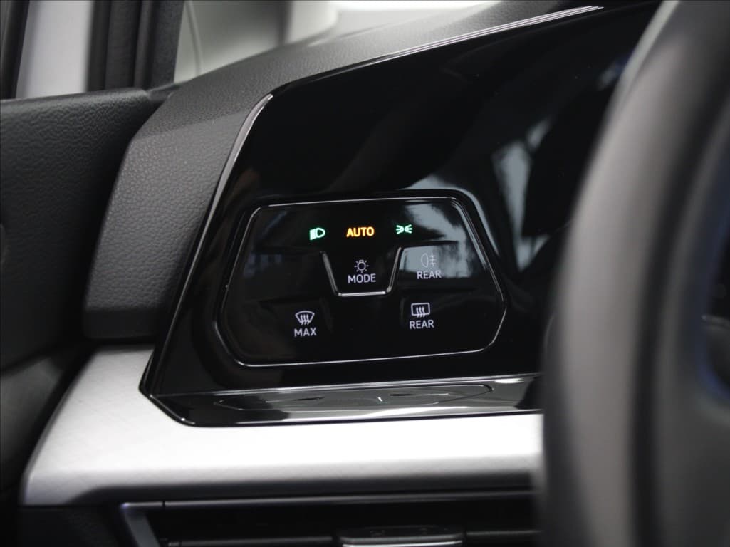 2023 Volkswagen Golf - 20