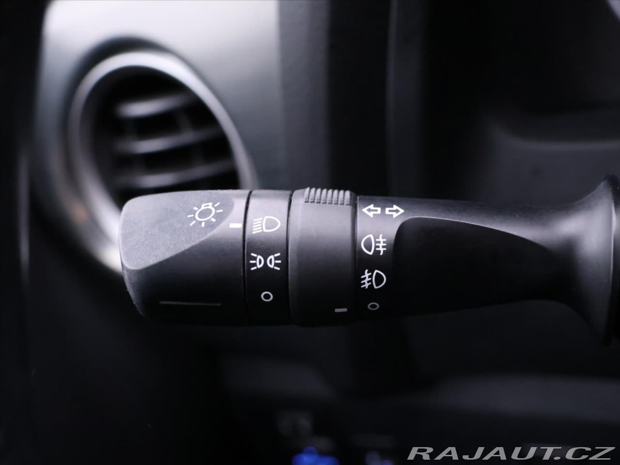 2013 Toyota Auris - 15