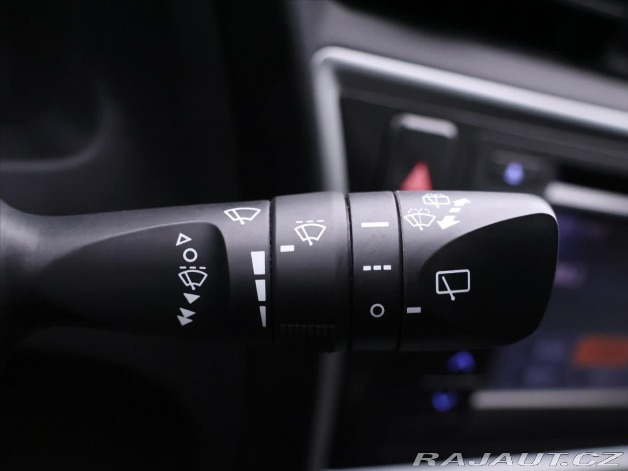 2013 Toyota Auris - 16