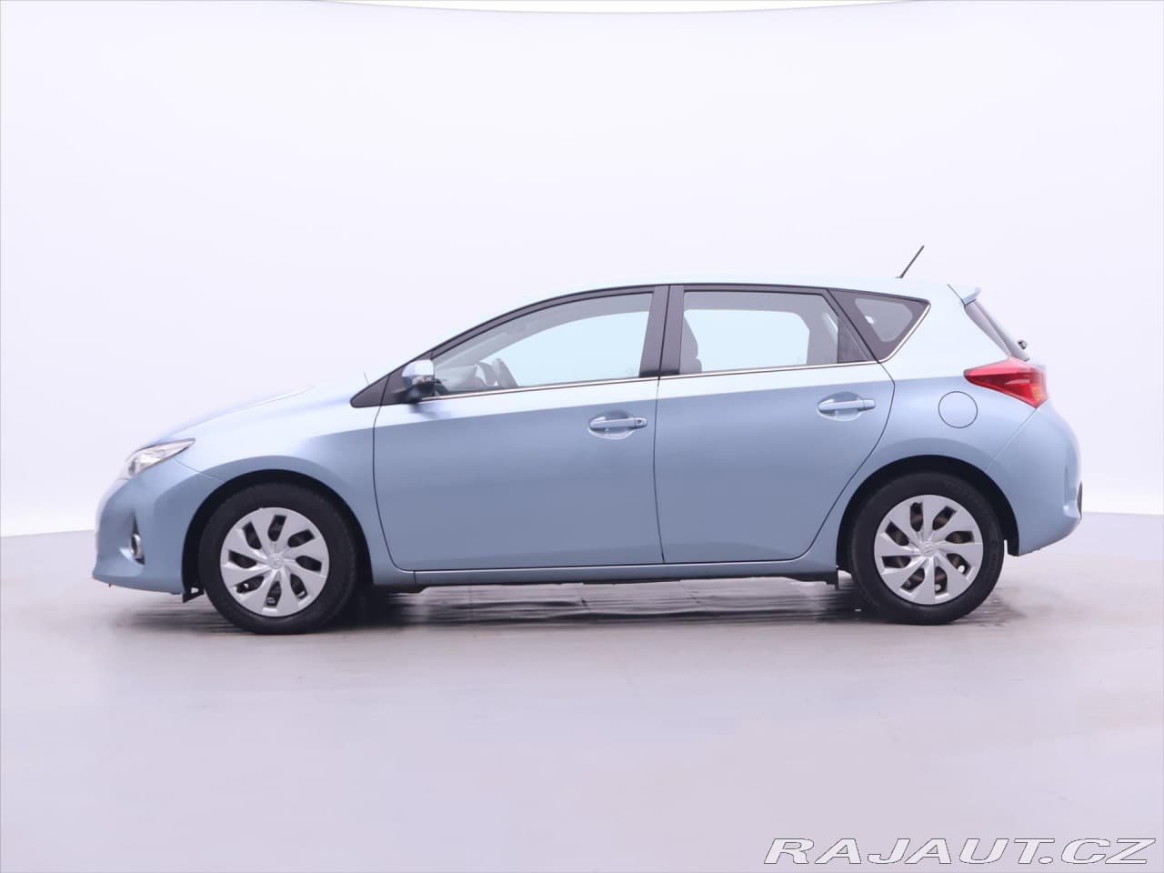 2013 Toyota Auris - 4